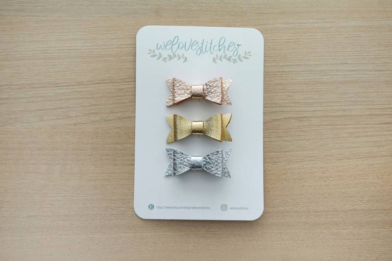 Echte Metallic-Leder-Bogen-Haar-Clip Set - Kleinkind Haar Clip Leder-Haar-Clip Baby Mädchen Haarspange Leder Clip von WeLoveStitches