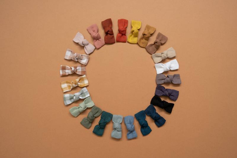 Leinen Schleife Haarspange - Hand Gebunden Schleifen Zöpfe Kleinkind Haarclip Indigo Clip Baby-Dusche-Geschenk von WeLoveStitches