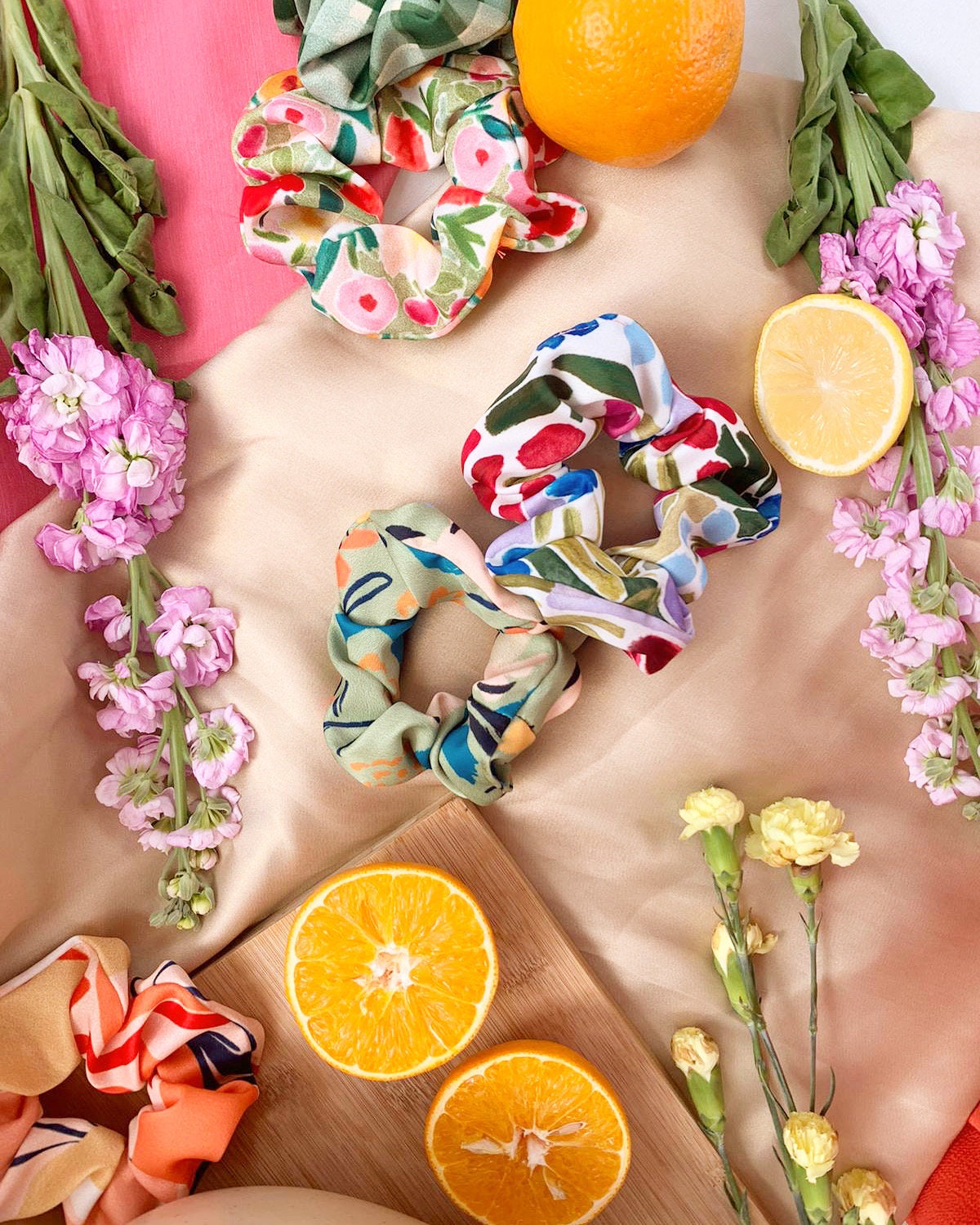 Sommer Scrunchies | Bedruckte Satin Recycelte Polyester Sommer Scrunchies | Bedruckte Satin Recycelte Polyester von WeMadeThisStudio