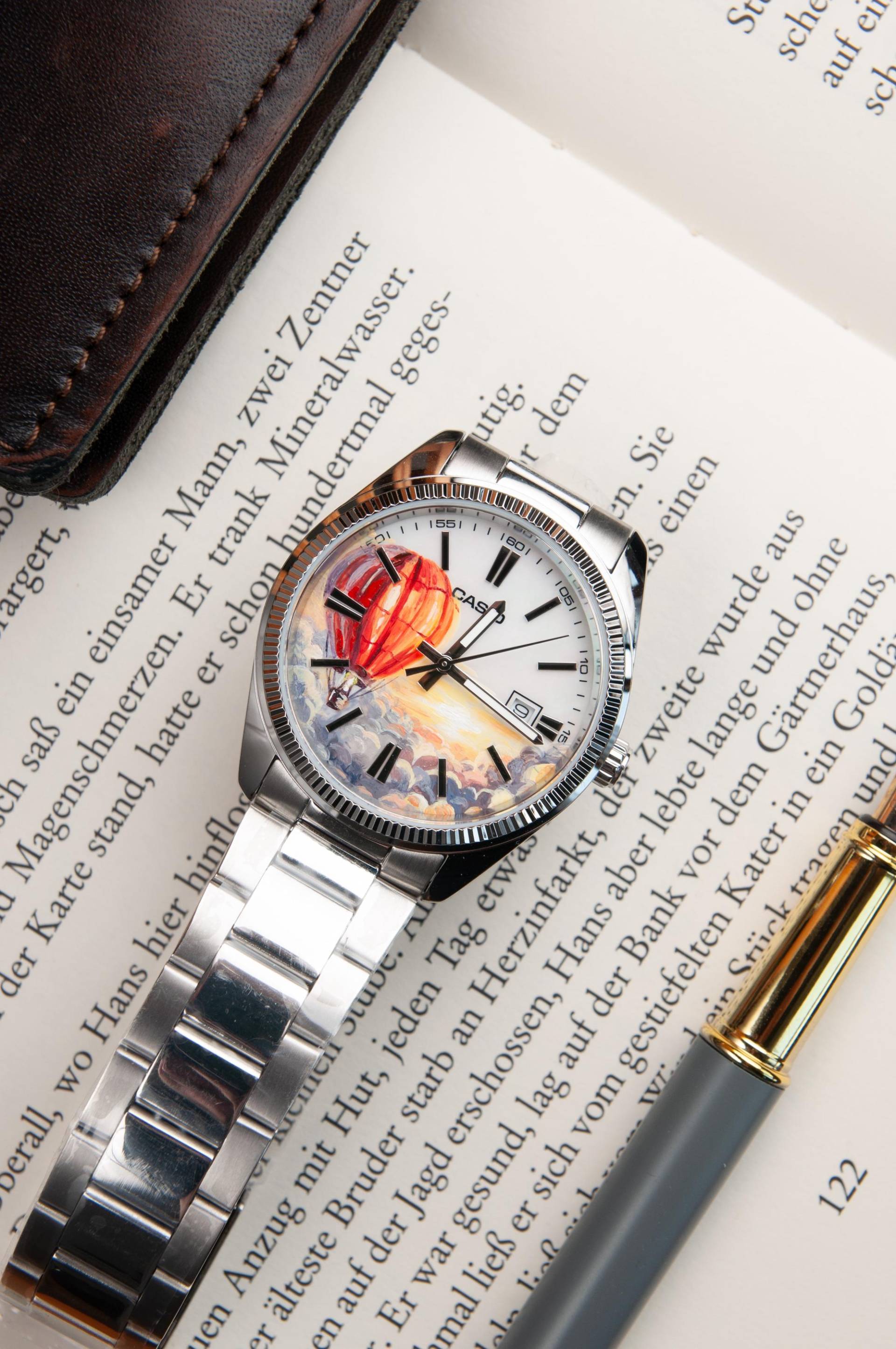 Handbemalte Unikat-Uhr Mit Heißluftballon | Wir Bemalen Uhren Handbemalte Unikat-Uhr Mit Heißluftballon | Wir Bemalen Uhren von WePaintWatches