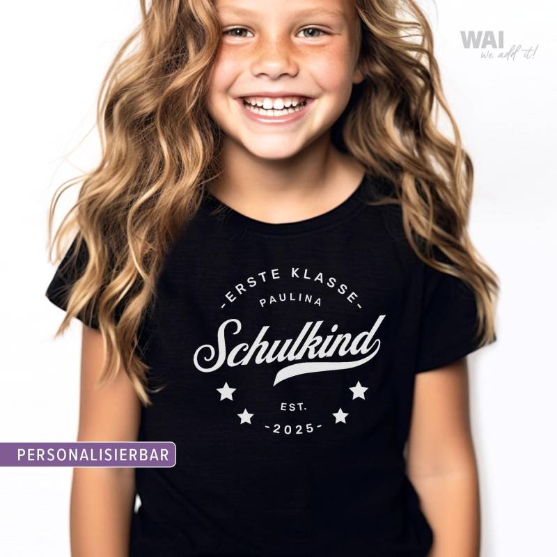 Schulkind Kinder T-Shirt Personalisiertes Geschenk Schulanfänger Einschulung Erstklässler|T-Shirt Erstklässler 2025 von Weaddit