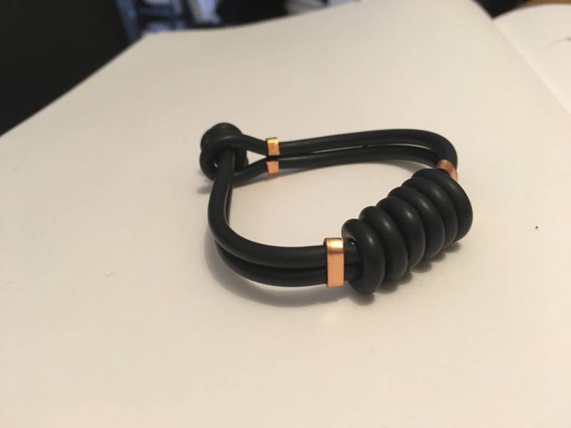 Naturkautschuk Armband, Caoutchouc Schmuck, Gummi-Schmuck, Recycling-Gummi, Messingdraht, Handgemachte Naturkautschuk Armband, Caoutchouc Schmuck, Gummi-Schmuck, Recycling-Gummi, Messingdraht, Handgemachte von WearAndTearJewellery