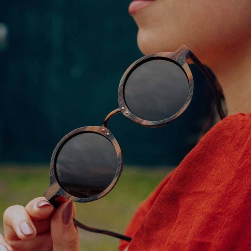 Joplins Yolinho - Holz-Sonnenbrillen, Polarisierte Sonnenbrillen, Umweltfreundliche Recycelte Acetat-Sonnenbrillen Joplins Yolinho - Holz-Sonnenbrillen, Polarisierte Sonnenbrillen, Umweltfreundliche Recycelte Acetat-Sonnenbrillen von WearJoplins