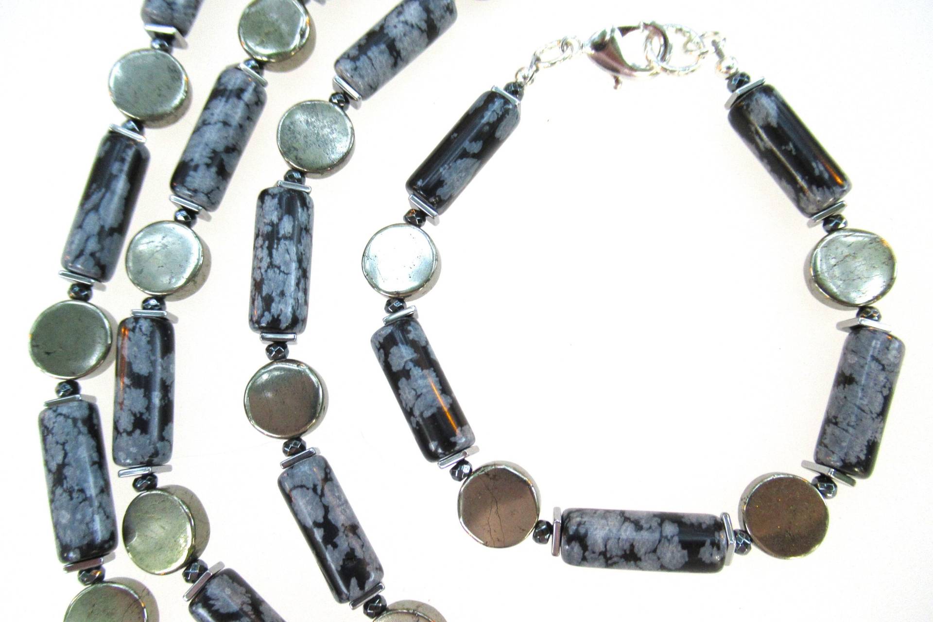 Schneeflocken-Obsidian, Pyrit Und Hämatit Armband Mit Rhodium Silber Karabiner-Verschluss Schneeflocken-Obsidian, Pyrit Und Hämatit Armband Mit Rhodium Silber Karabiner-Verschluss von WearStoneDesign