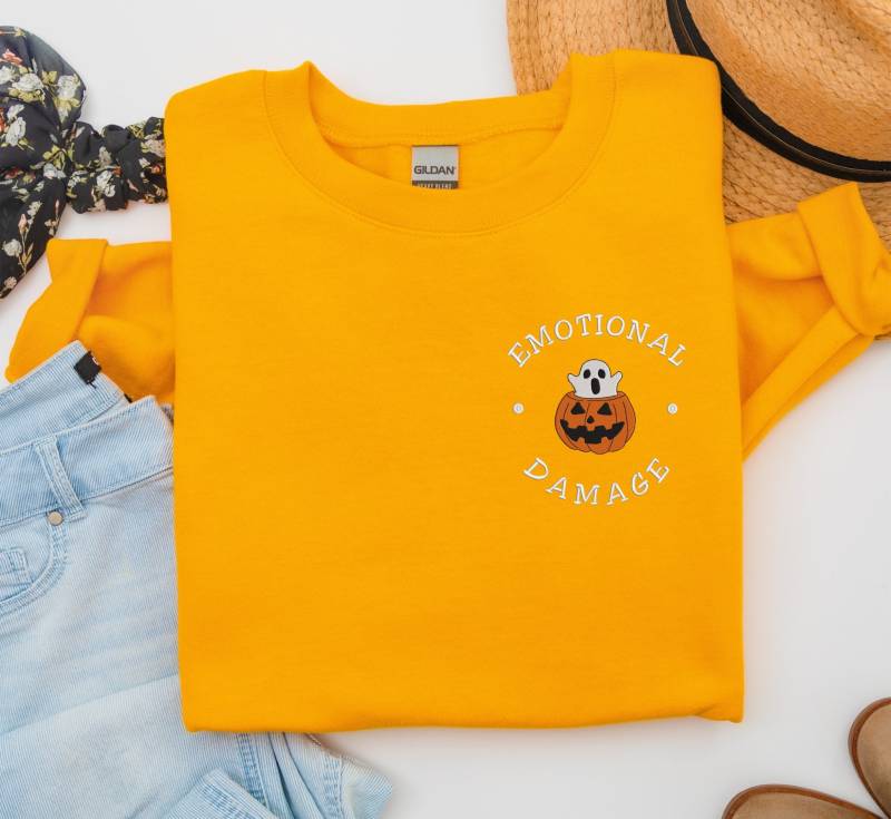 Gesticktes Halloween-Kürbis-Sweatshirt, Dezenter Halloween-Pullover, Geister-Sweatshirt, Bestickter Kürbispullover, Gruselige Jahreszeit Gesticktes Halloween-Kürbis-Sweatshirt, Dezenter Halloween-Pullover, Geister-Sweatshirt, Bestickter Kürbispullover, Gruselige Jahreszeit von WearTide