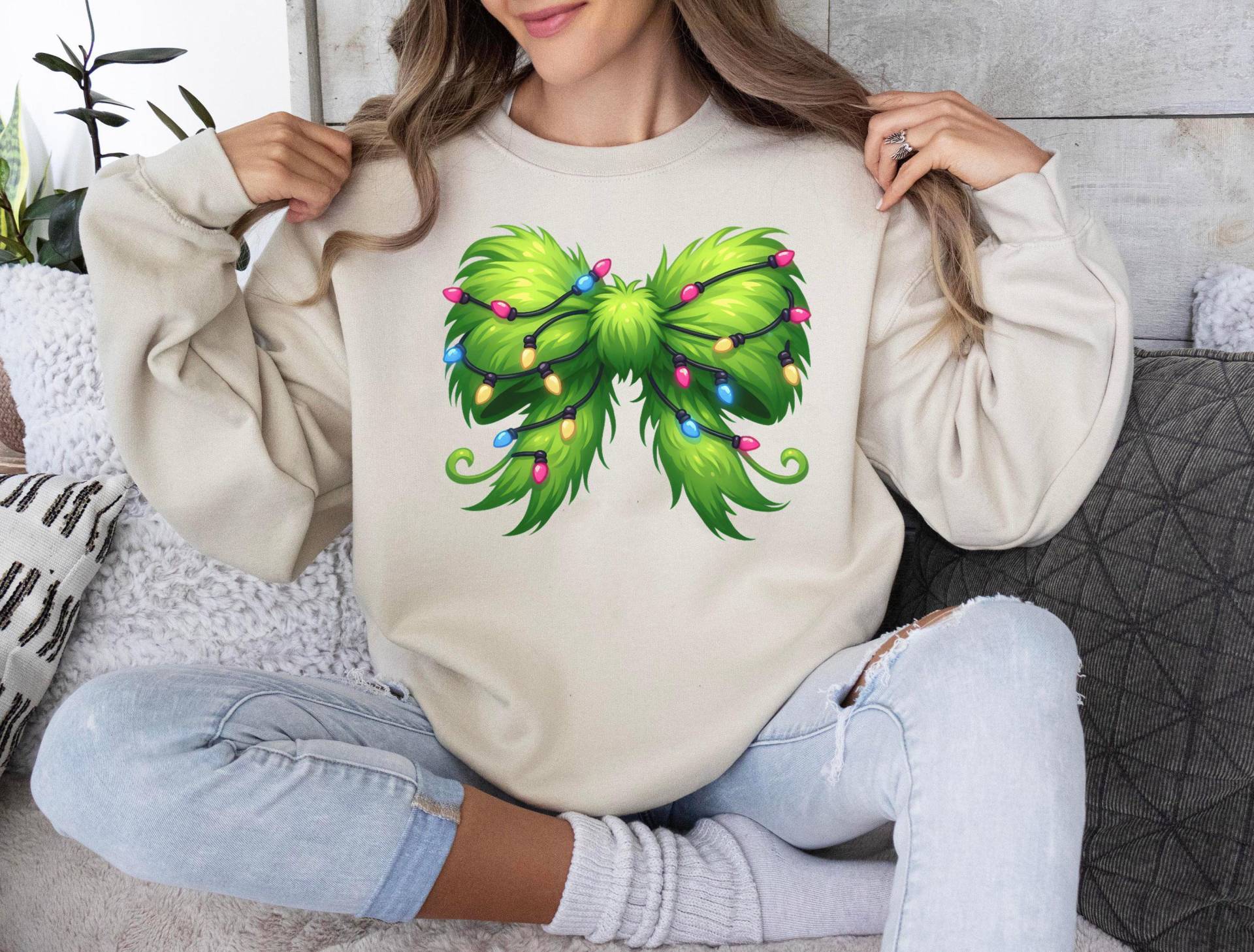 Grinch Bow Weihnachts-Sweatshirt, Grüner Pelziger Weihnachtslichter-Pullover, Lustiger Weihnachts-Crewneck Für Frauen, Gemütlicher von WearbyAnke