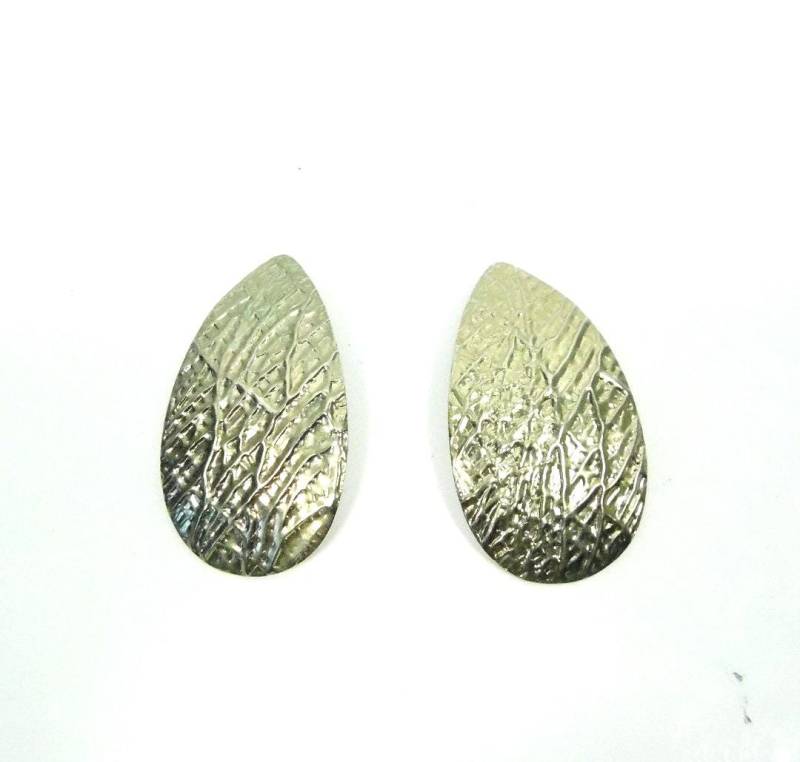 Vintage 80Er Jahre Gold Strukturierte Große Oval Teardrop Ohrstecker Statement Bold Ohrclips Kostüm Schmuck Mode Accessoire Vintage 80Er Jahre Gold Strukturierte Große Oval Teardrop Ohrstecker Statement Bold Ohrclips Kostüm Schmuck Mode Accessoire von WearingMeOutVtg