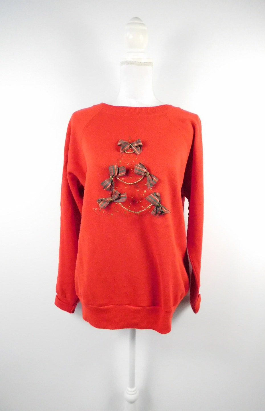 Vintage 80Er Jahre Rot Grün Weihnachtsabend Baum Goldene Perlen Kariertes Band Drucken Rundhalsausschnitt Langarm-Sweatshirt Sz Medium von WearingMeOutVtg