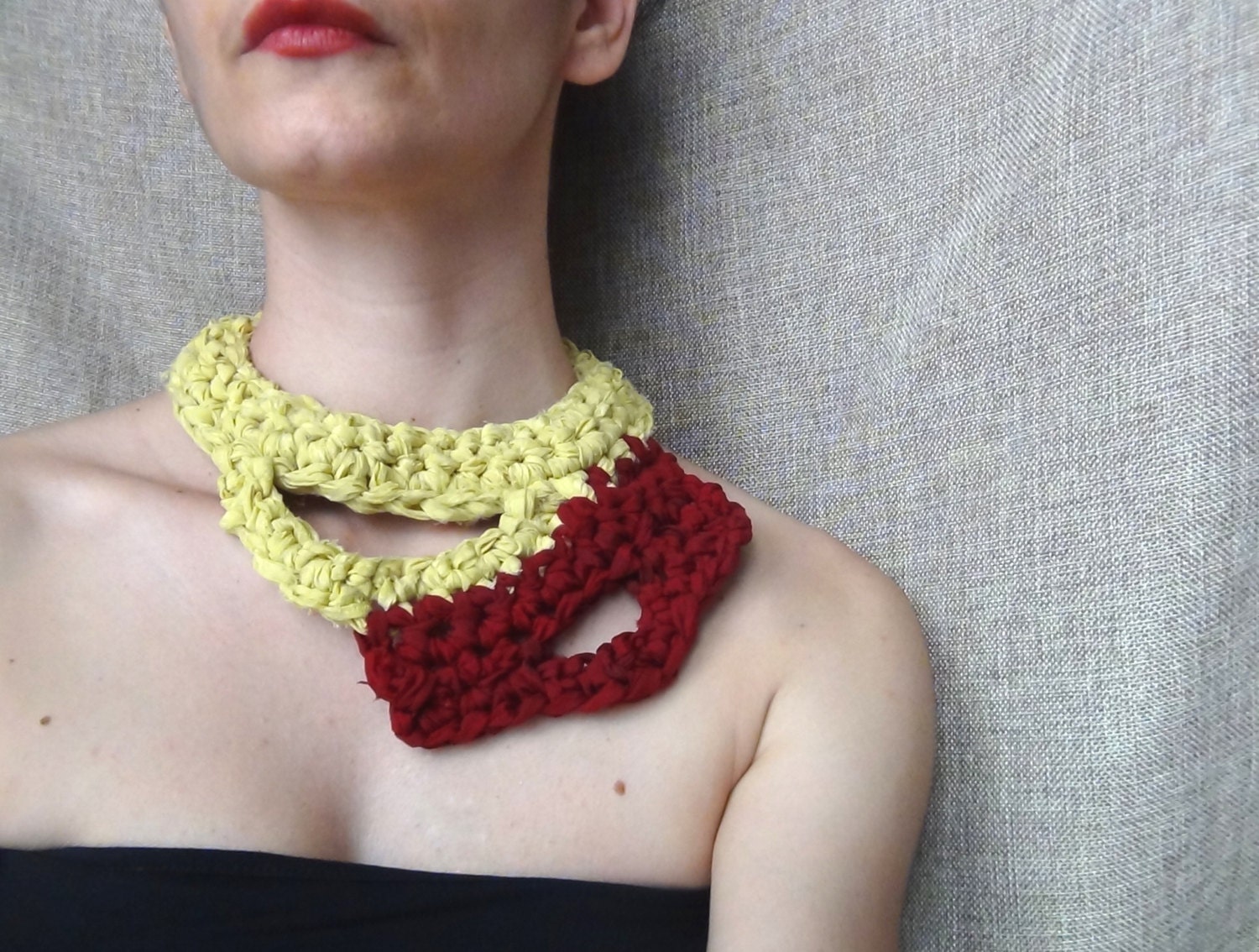 Seide-Halsband, Halsband Halskette, Seidengarne Schmuck, Anweisung Collier, Gelbe Seidengarne, Burgunder von WearitCrochet