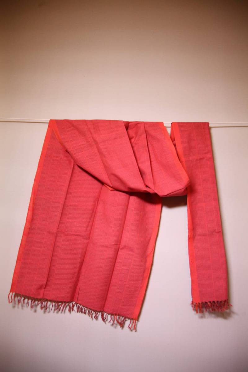Der "Sonali' Orange/Pink Mit Lila Gestreiften Schal Von Weaving Destination 100% Bio-Baumwolle Der "Sonali' Orange/Pink Mit Lila Gestreiften Schal Von Weaving Destination 100% Bio-Baumwolle von WeavingDestination