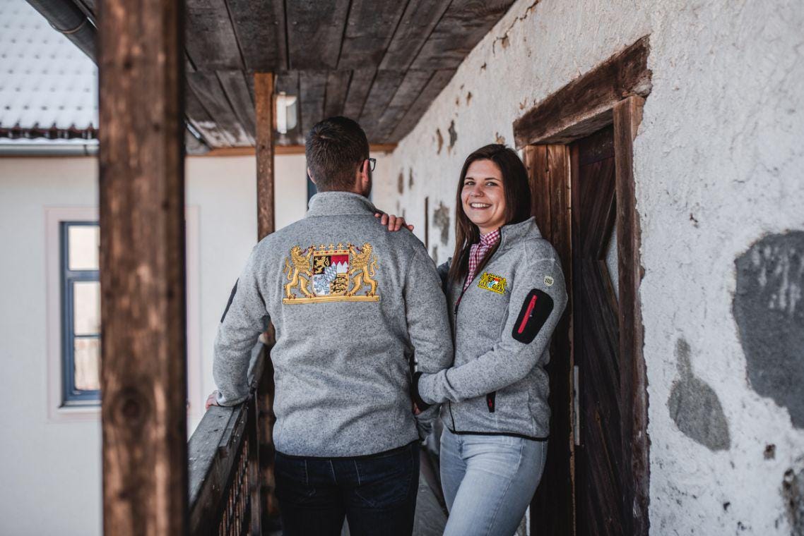 Bayern Fleece Jacke | Hochwertig Bestickt Am Rücken Mit Wappen Bayern Fleece Jacke | Hochwertig Bestickt Am Rücken Mit Wappen von Webereishop