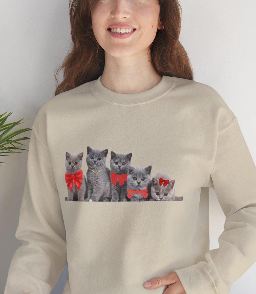 Cats With Bows Unisex Sweatshirt Gift For Girls, Mums Catlovers Bow Christmas Cute Sweater Young People Outdoor Clothes von WebserviceArt