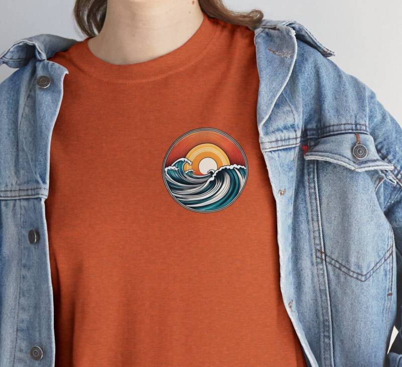 Surf Inspired T-Shirt, Aesthetic Shirt, Hawaii Beach Vacation T-Shirt, Ocean Waves Family Clothing von WebserviceArt