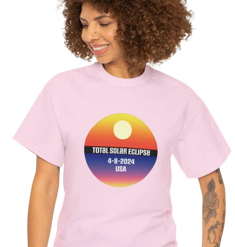 Total Solar Eclipse April 8, 2024, Solar Eclipse 2024 T - Shirt, Spring 8 Sun Moon, Astronomy Event, Totality Souvenir von WebserviceArt