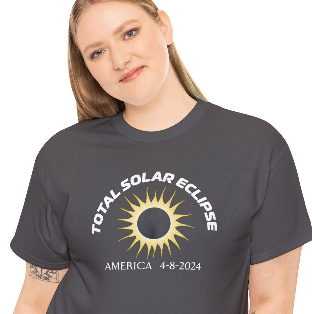 Total Solar Eclipse April 8, 2024, Solar Eclipse 2024 T - Shirt, Spring 8 Sun Moon, Astronomy Event, Totality Souvenir von WebserviceArt
