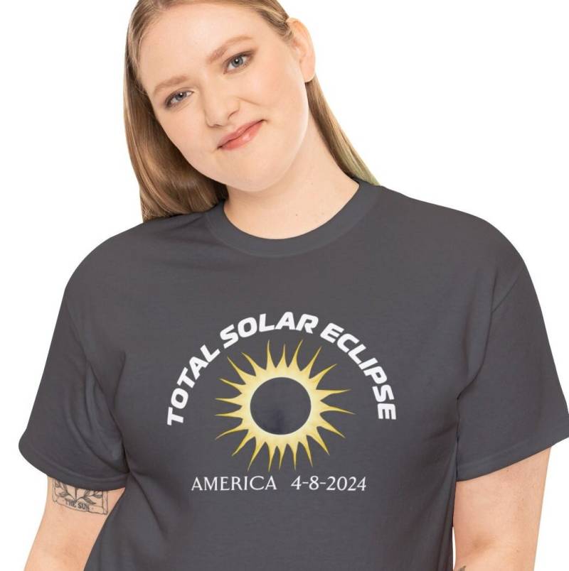 Total Solar Eclipse April 8, 2024, Solar Eclipse 2024 T - Shirt, Spring 8 Sun Moon, Astronomy Event, Totality Souvenir von WebserviceArt