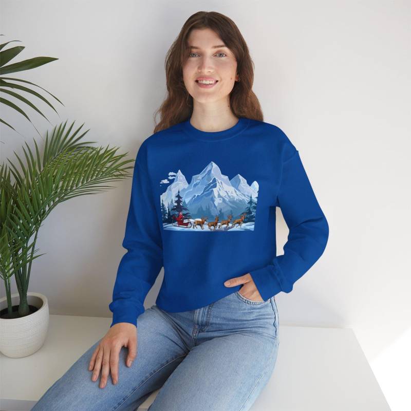 Winter Landscape Santa Clause Sweatshirt Gift For Girls Mums Mountain Christmas Cute Sweater Young People Outdoor Clothes von WebserviceArt