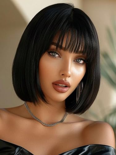 Webshaiy Perücke Damen Glatte Bob Perücken mit Pony, Kurze Schwarze Perücke mit Kopfhaut nachahmen Perrücke für Frauen, Natural Synthetic Hair Wig for Women Täglich Kostüm Party Cosplay Halloween Webshaiy Perücke Damen Glatte Bob Perücken mit Pony, Kurze Schwarze Perücke mit Kopfhaut nachahmen Perrücke für Frauen, Natural Synthetic Hair Wig for Women Täglich Kostüm Party Cosplay Halloween von Webshaiy