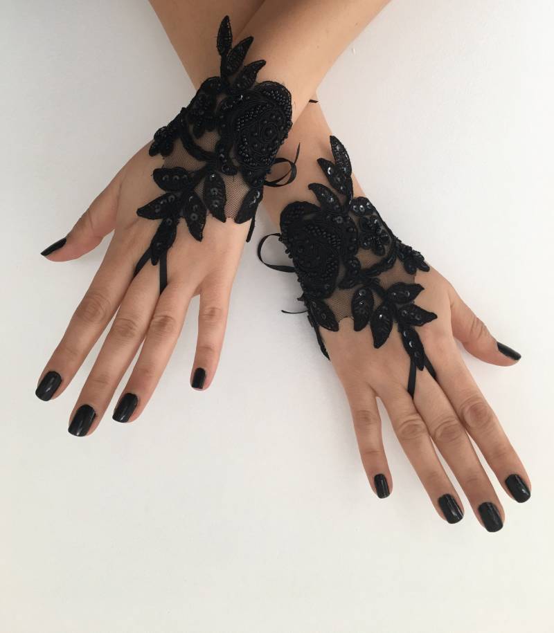 Hochzeit Braut Handschuhe, Schwarzer Spitzenhandschuhe Handgefertigt, Spitze Gothic Handschuhe Fingerlose Steampunk von WeddingBarefoot