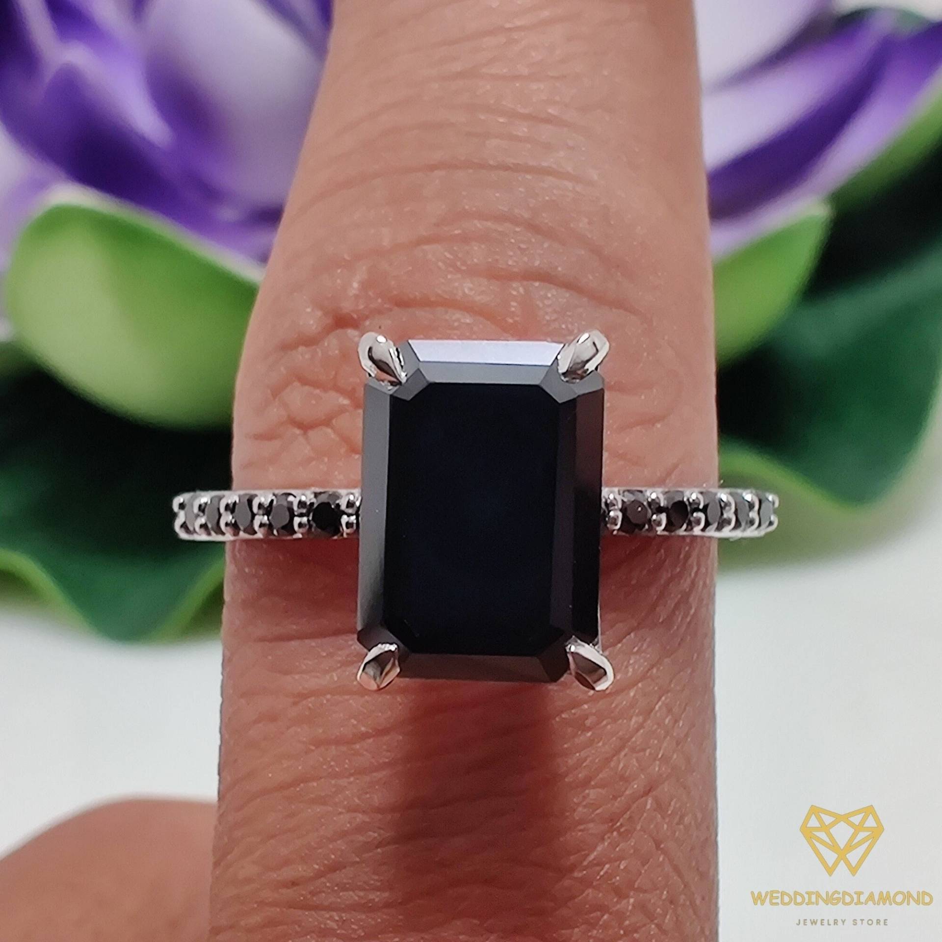 2 Ct Smaragd Geschnitten Onyx Schwarz Moissanite Verlobungsring Halbe Ewigkeit Diamant Cluster 14K Weißgold Handgemachter Ring Jubiläumsring Für Sie 2 Ct Smaragd Geschnitten Onyx Schwarz Moissanite Verlobungsring Halbe Ewigkeit Diamant Cluster 14K Weißgold Handgemachter Ring Jubiläumsring Für Sie von WeddingDiamond