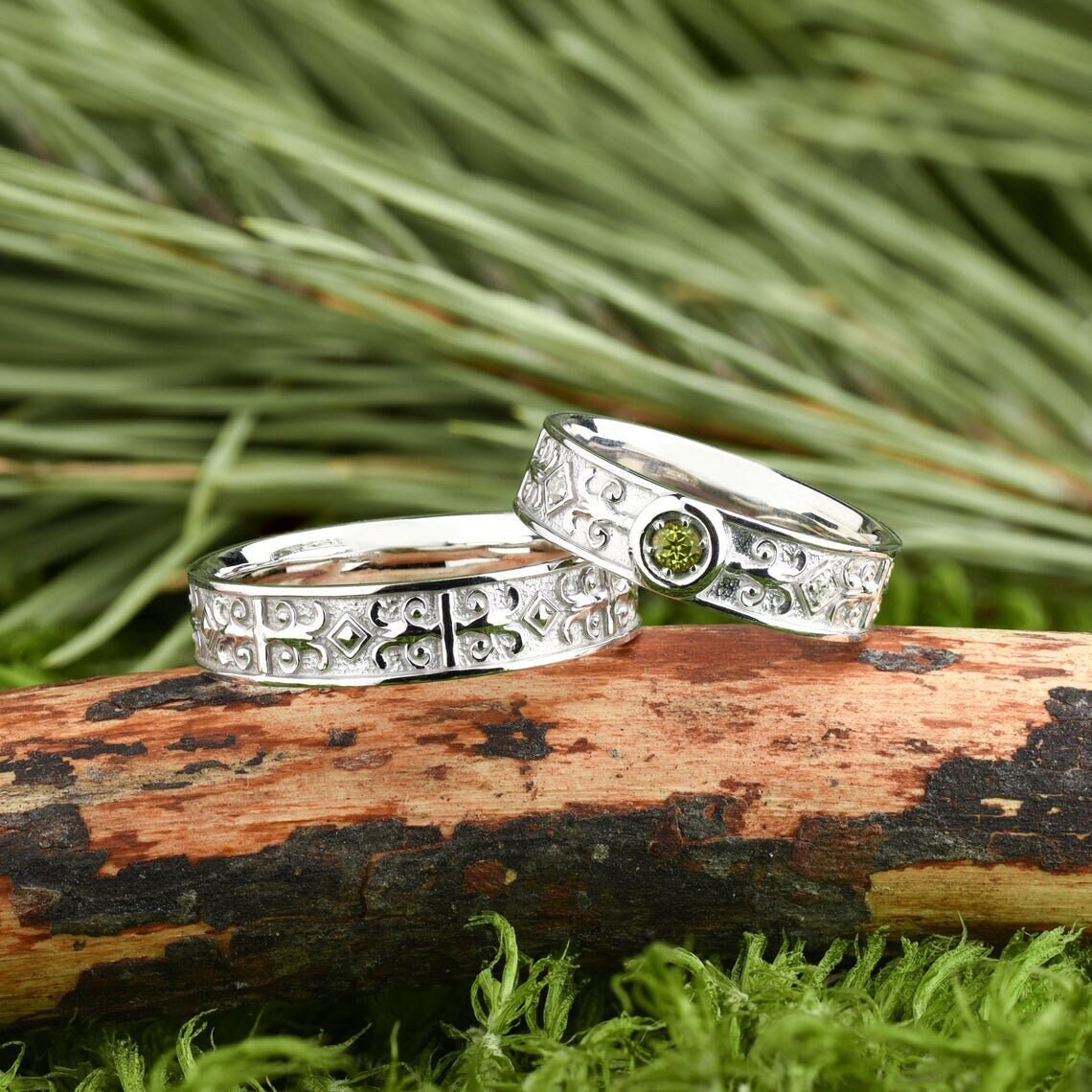 Paar Ringe Mit Peridot, Minimalist Ehering, Passende Für Paare, Jubiläumsgeschenk von WeddingRingSet