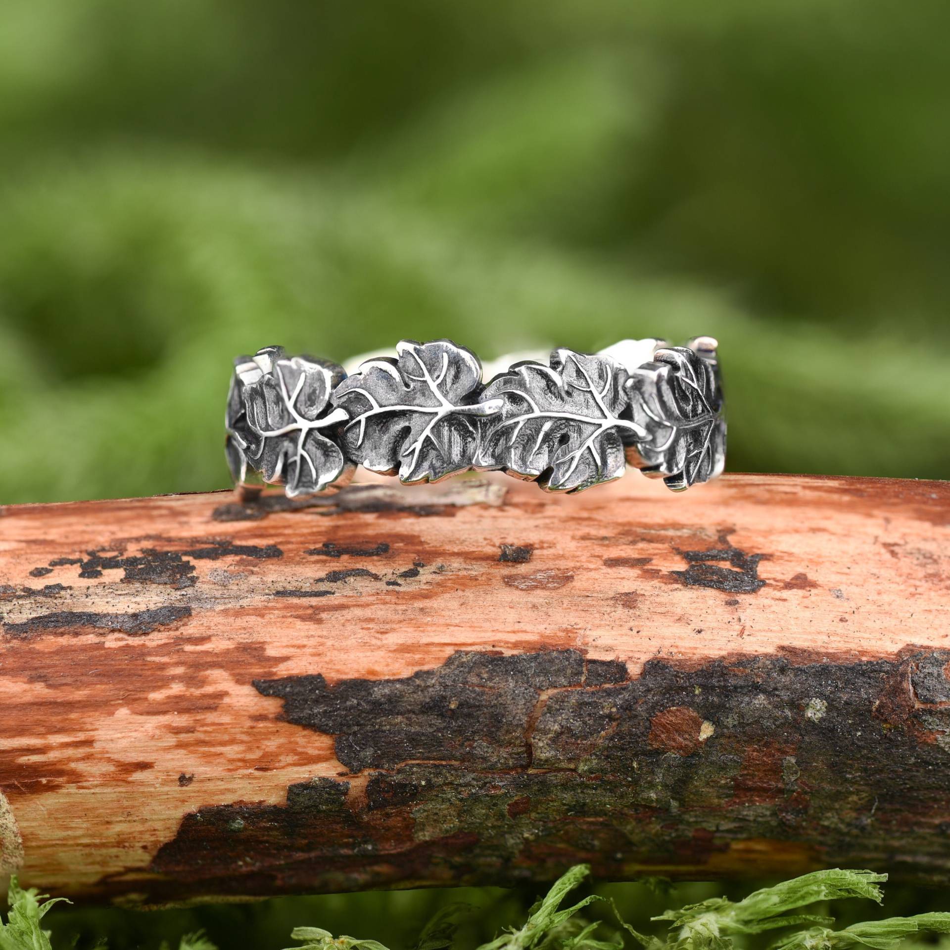 Schlichte Blatt Ring, Eco Freundliche Fee Ringe Für Frauen von WeddingRingSet