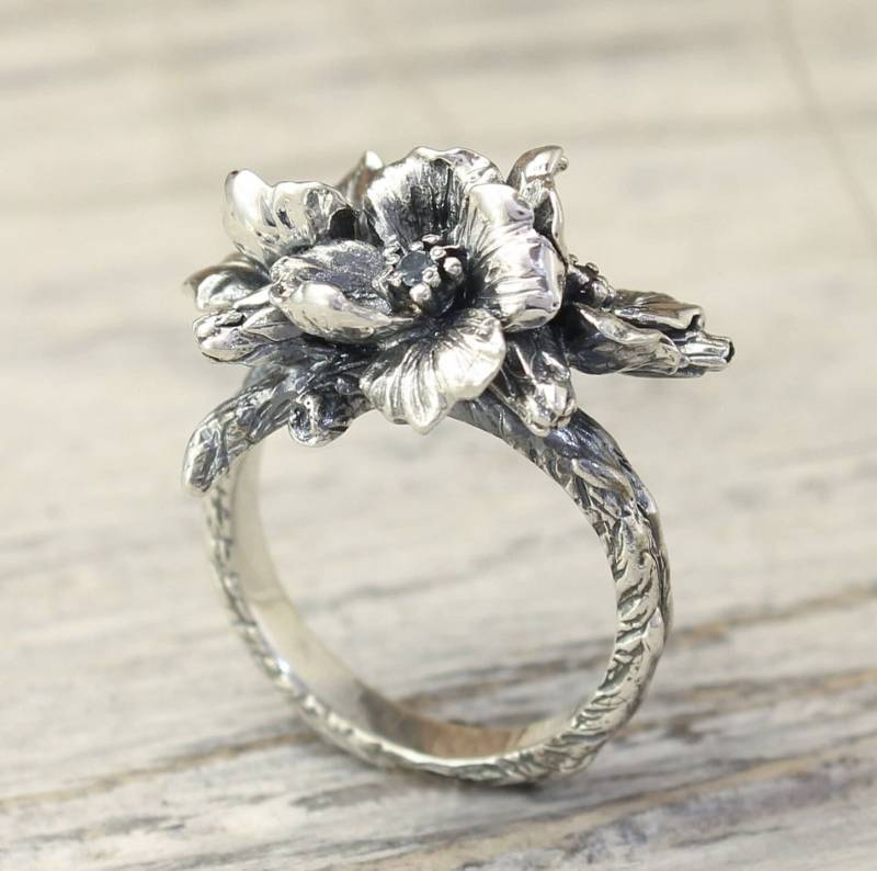 Drei Blumen Einprägsamer Cocktailring Mit Mehreren Edelsteinen in Massivem Silber, Heller Statement Ring Natürlichen Topas, Peridot Und Amethyst von WeddingRingsStore