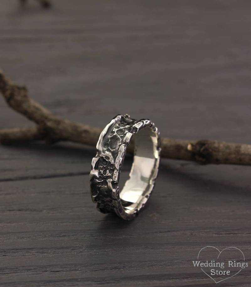 Exklusiver Ehering Aus Sterling Silber Für Männer Und Frauen Im Gothic Stil Einzigartig Brutalist Mit Einer Breite Von 7 Mm von WeddingRingsStore