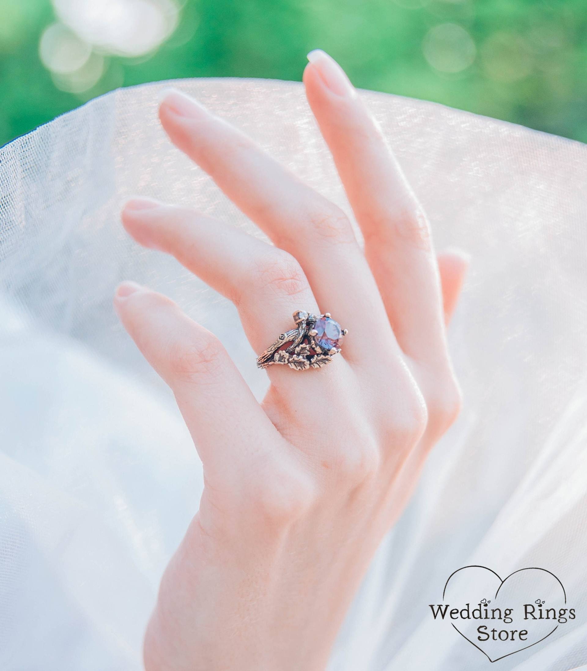 Handgemachter Verlobungsring Aus 585Er Gelbgold Mit Großem Alexandrit Und Winzigem Diamant, Naturschmuck Handgemachter Verlobungsring Aus 585Er Gelbgold Mit Großem Alexandrit Und Winzigem Diamant, Naturschmuck von WeddingRingsStore