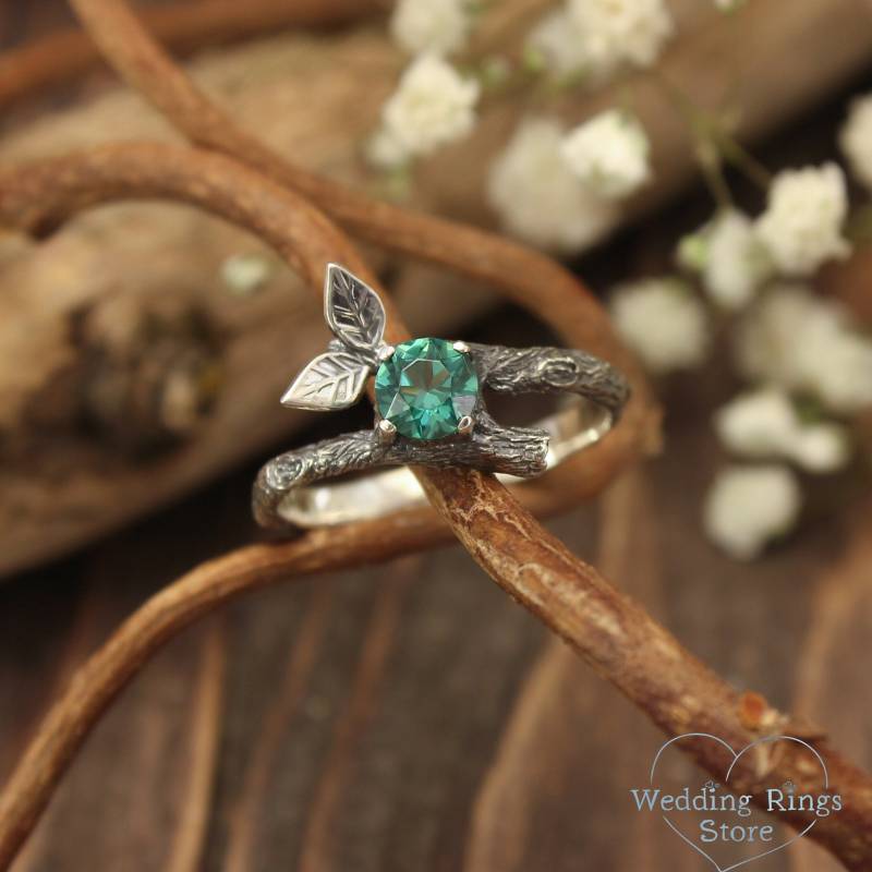 Smaragd Silber Zweig Und Blatt Verlobungsring, Kleiner Wald Natur Inspiriertes Weihnachtsgeschenk Für Frauen von WeddingRingsStore