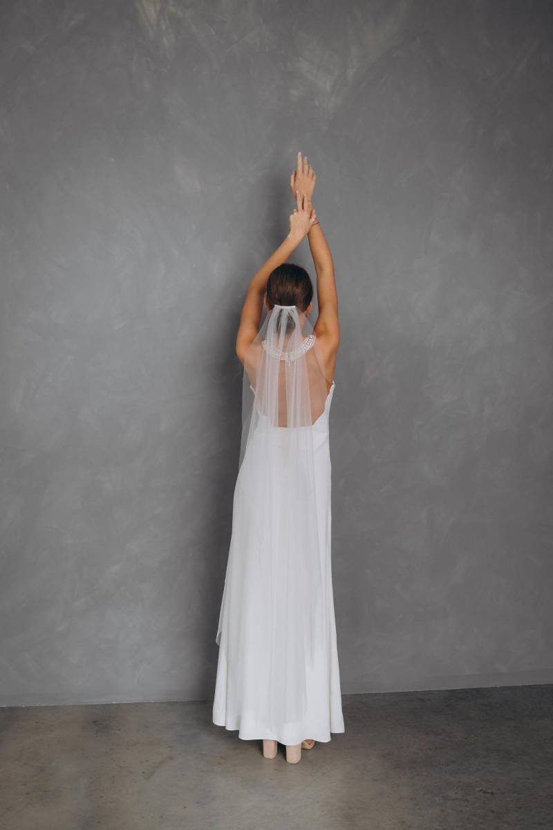 Transparenter Brautschleier Mit Kamm Einreihiger Transparenter Brautschleier Mit Kamm Einreihiger von WeddingveilByGalinka