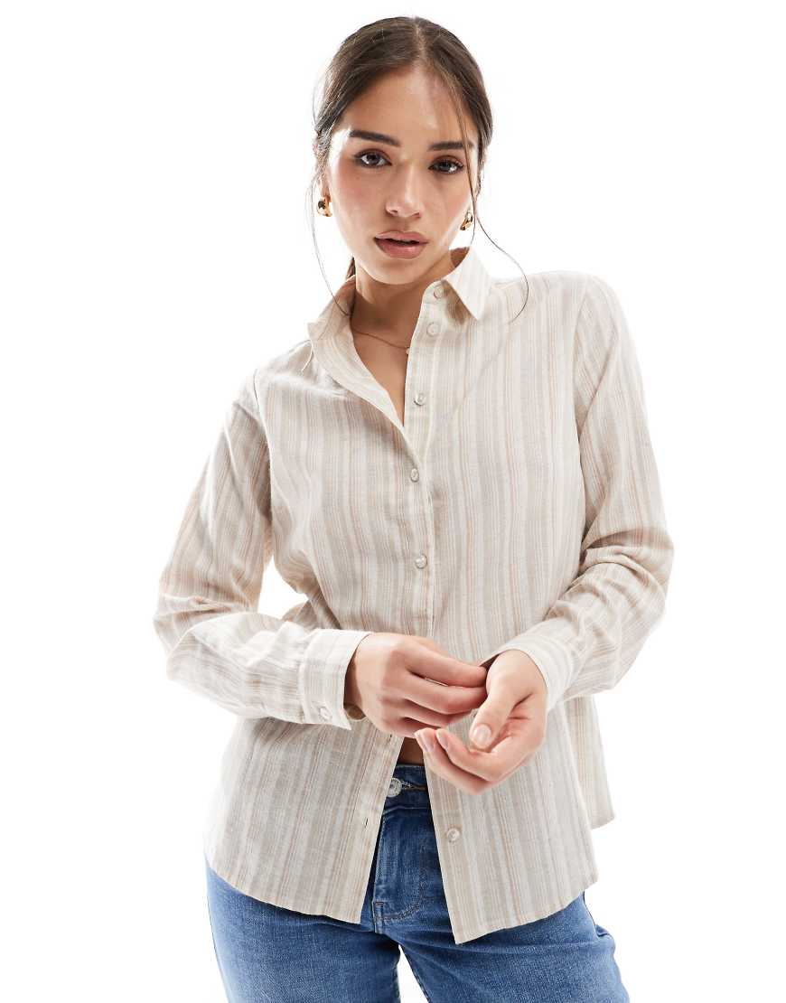 Wednesday's Girl - Gestreiftes Oversize-Leinenhemd in Beige-Neutral Wednesday's Girl - Gestreiftes Oversize-Leinenhemd in Beige-Neutral von Wednesday's Girl