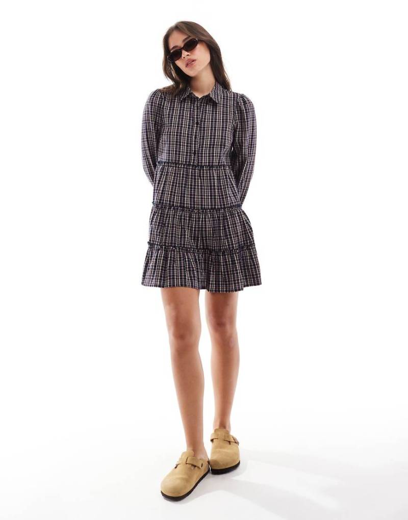 Wednesday's Girl - Gestuftes Hängerkleid mit Karomuster in Mehrfarbig-Marineblau-Bunt von Wednesday's Girl