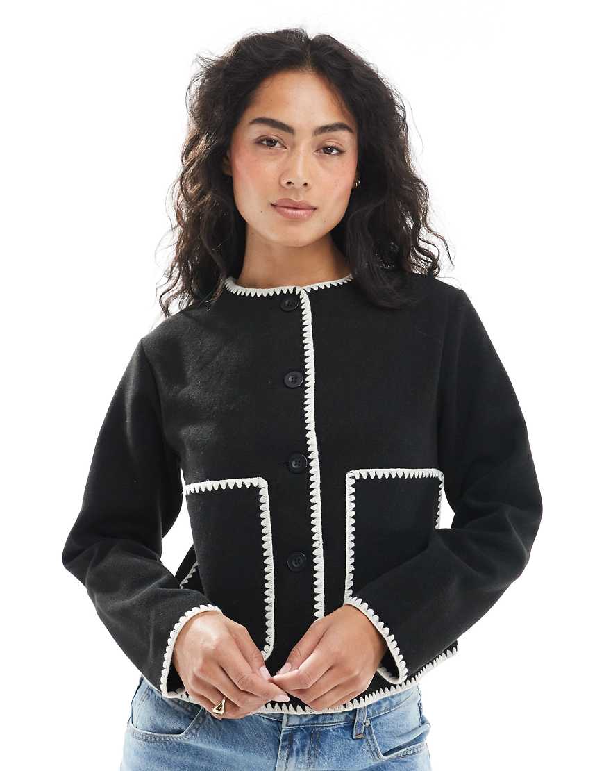 Wednesday's Girl - Kastige Jacke in Schwarz mit Languettenstich von Wednesday's Girl