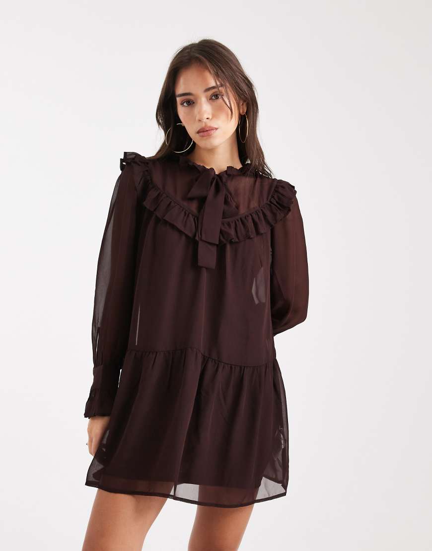 Wednesday's Girl - Langärmliges Minikleid in Schokoladenbraun mit Rüschen und Kragen-Brown von Wednesday's Girl