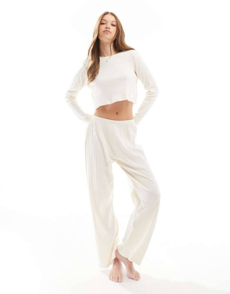 Wednesday's Girl - Locker geschnittener Pointelle-Pyjama in Cremeweiß von Wednesday's Girl