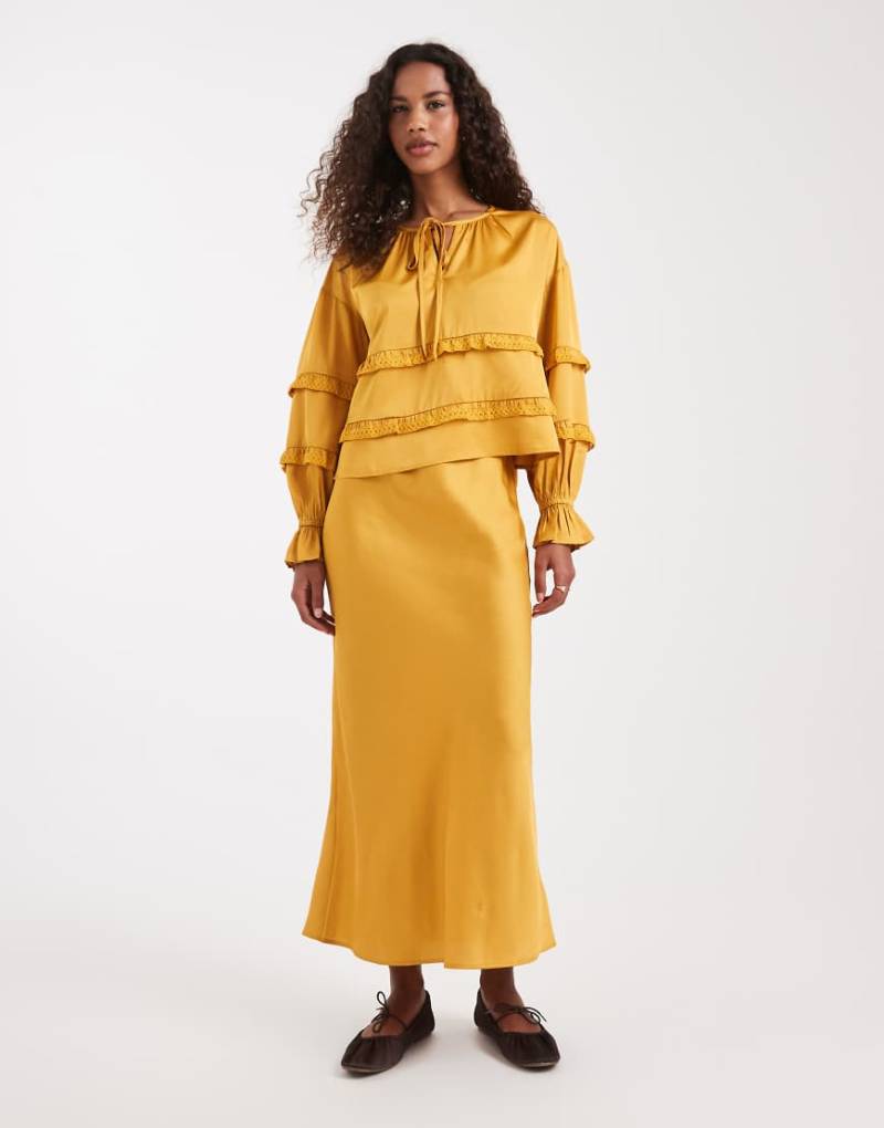 Wednesday's Girl - Midaxi-Rock aus Satin in Goldbronze-Goldfarben von Wednesday's Girl