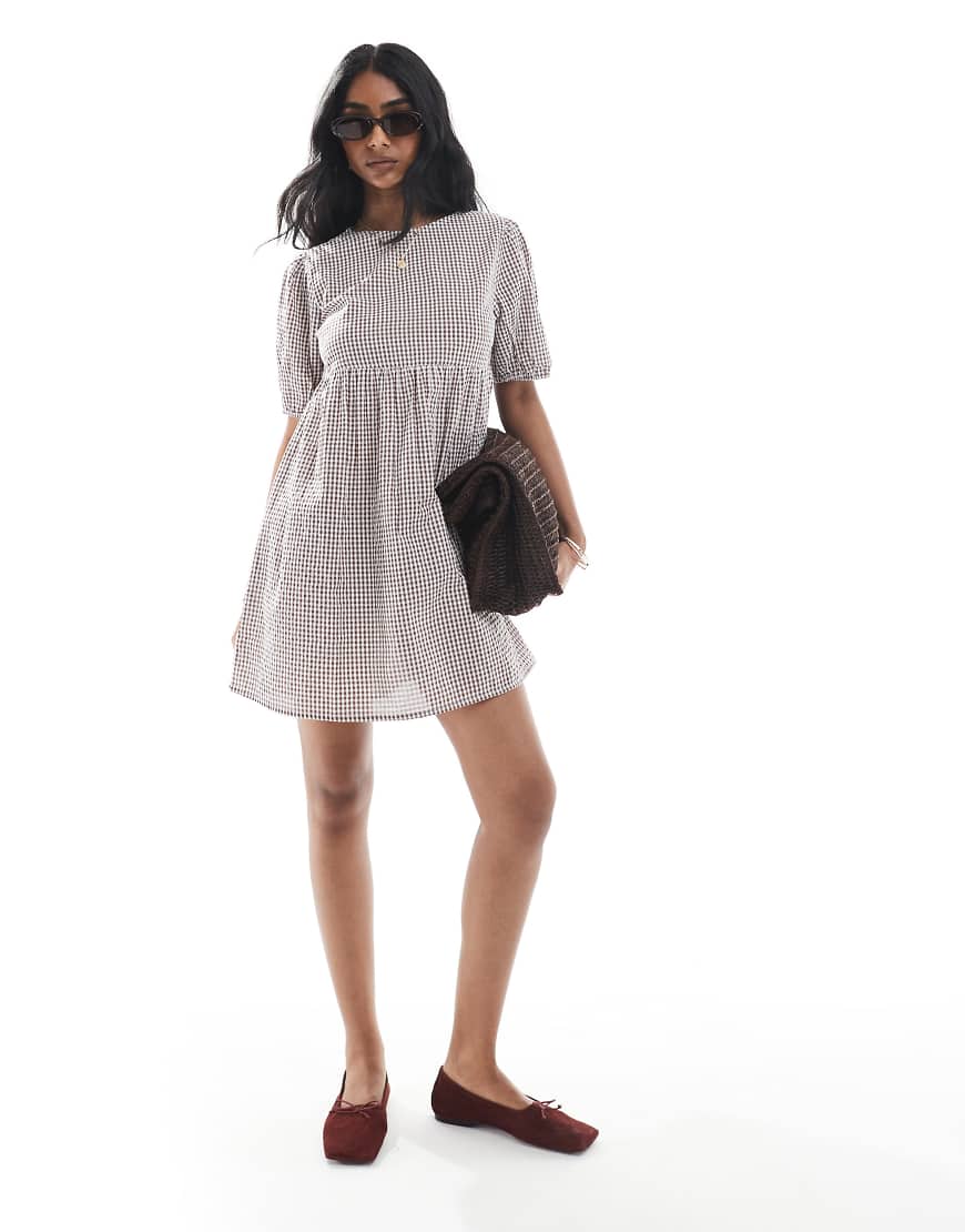 Wednesday's Girl - Mini-Hängerkleid in Braun mit Vichy-Karo-Gelb Wednesday's Girl - Mini-Hängerkleid in Braun mit Vichy-Karo-Gelb von Wednesday's Girl