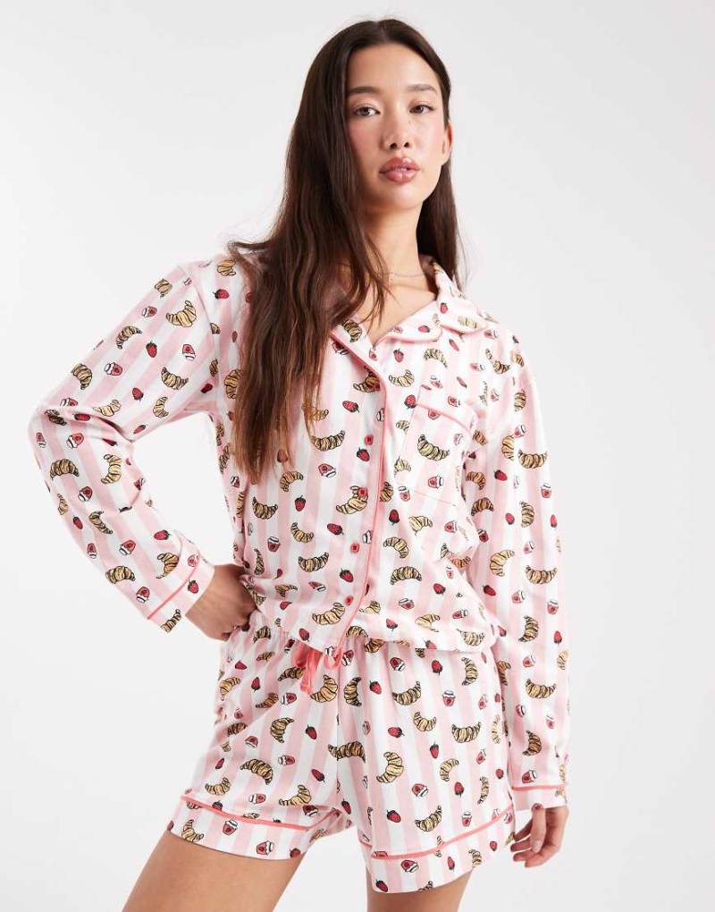 Wednesday's Girl - Pyjama mit Croissantmuster, bestehend aus langärmligem Hemd und Shorts-Bunt von Wednesday's Girl