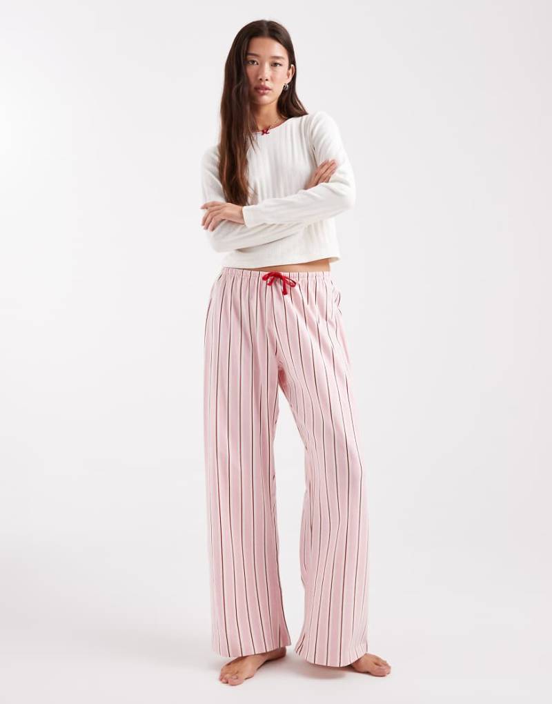 Wednesday's Girl - Pyjama mit langärmligem Lochstrick-Oberteil und Hose in Rosa gestreift von Wednesday's Girl