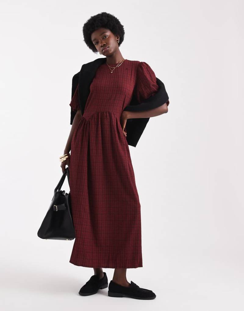 Wednesday's Girl - Strukturiertes Midaxi-Kleid in Rot mit Karomuster und Puffärmeln von Wednesday's Girl