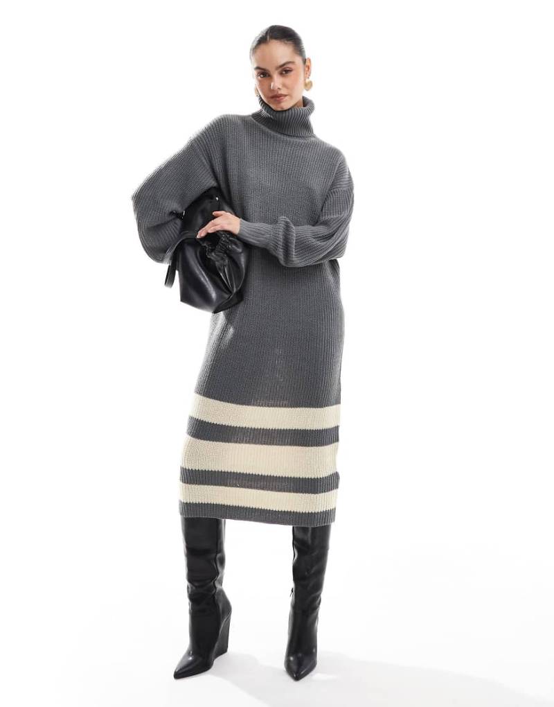 Wednesday's Girl - Weiches, wadenlanges Oversize-Kleid in Anthrazitgrau mit gestreiftem Saum Wednesday's Girl - Weiches, wadenlanges Oversize-Kleid in Anthrazitgrau mit gestreiftem Saum von Wednesday's Girl