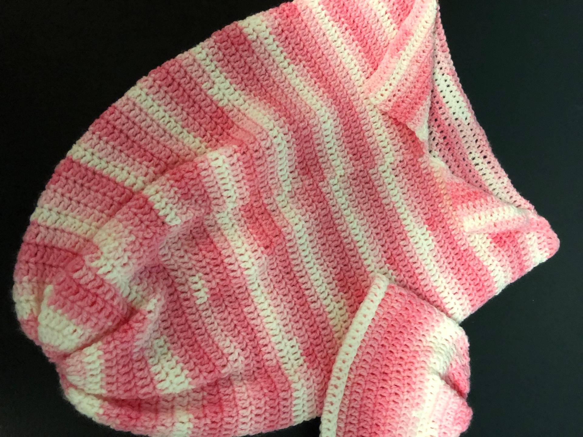 Gehäkelter Baby Cocoon Weich & Kuschelig Gehäkelter Baby Cocoon Weich & Kuschelig von WeeBeeGifts