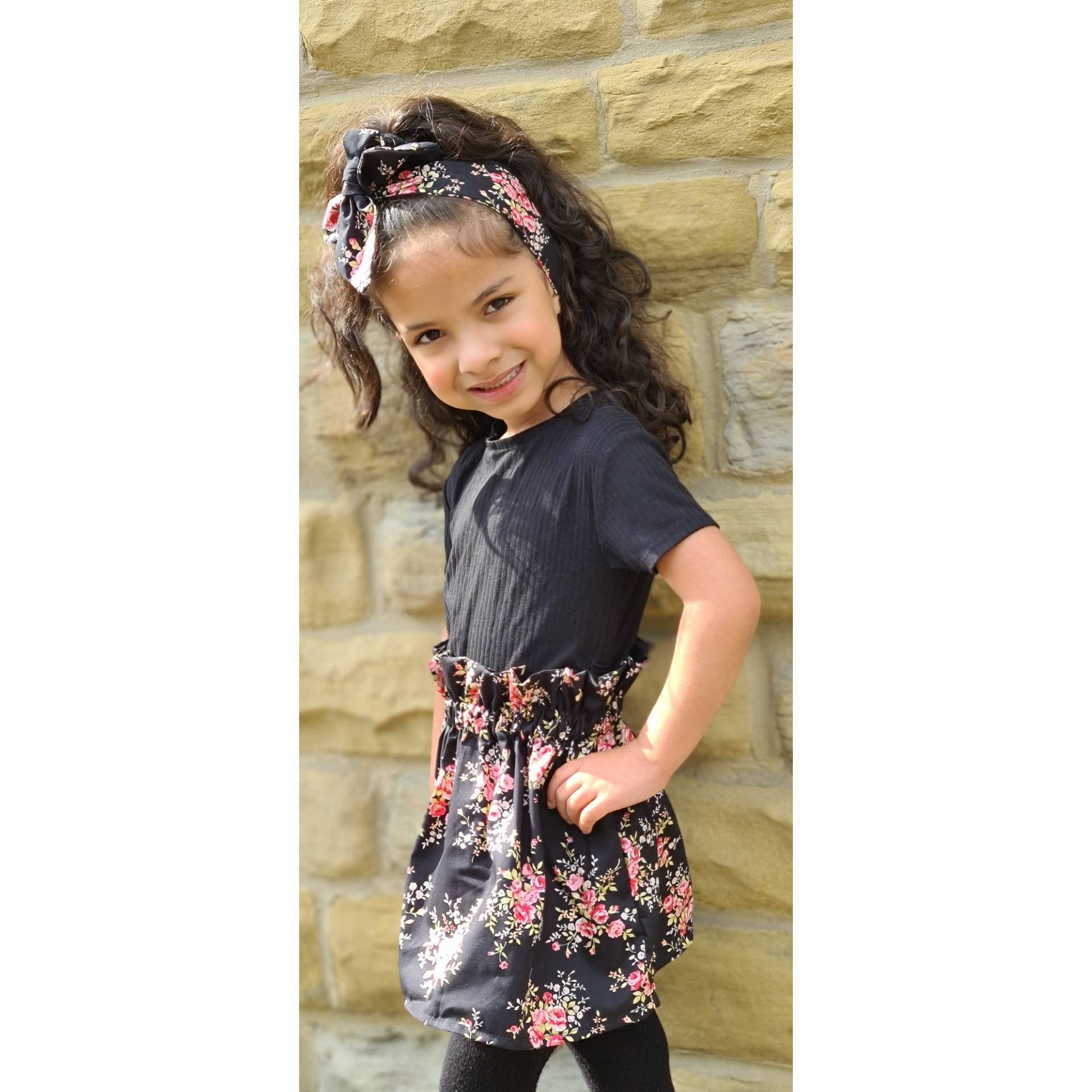 Schwarzer Blumen Babyrock Und Headwrap Set Süßes Baby Floral Print Mädchen Kleidung Neu Schwarzer Blumen Babyrock Und Headwrap Set Süßes Baby Floral Print Mädchen Kleidung Neu von WeeTartanThreads