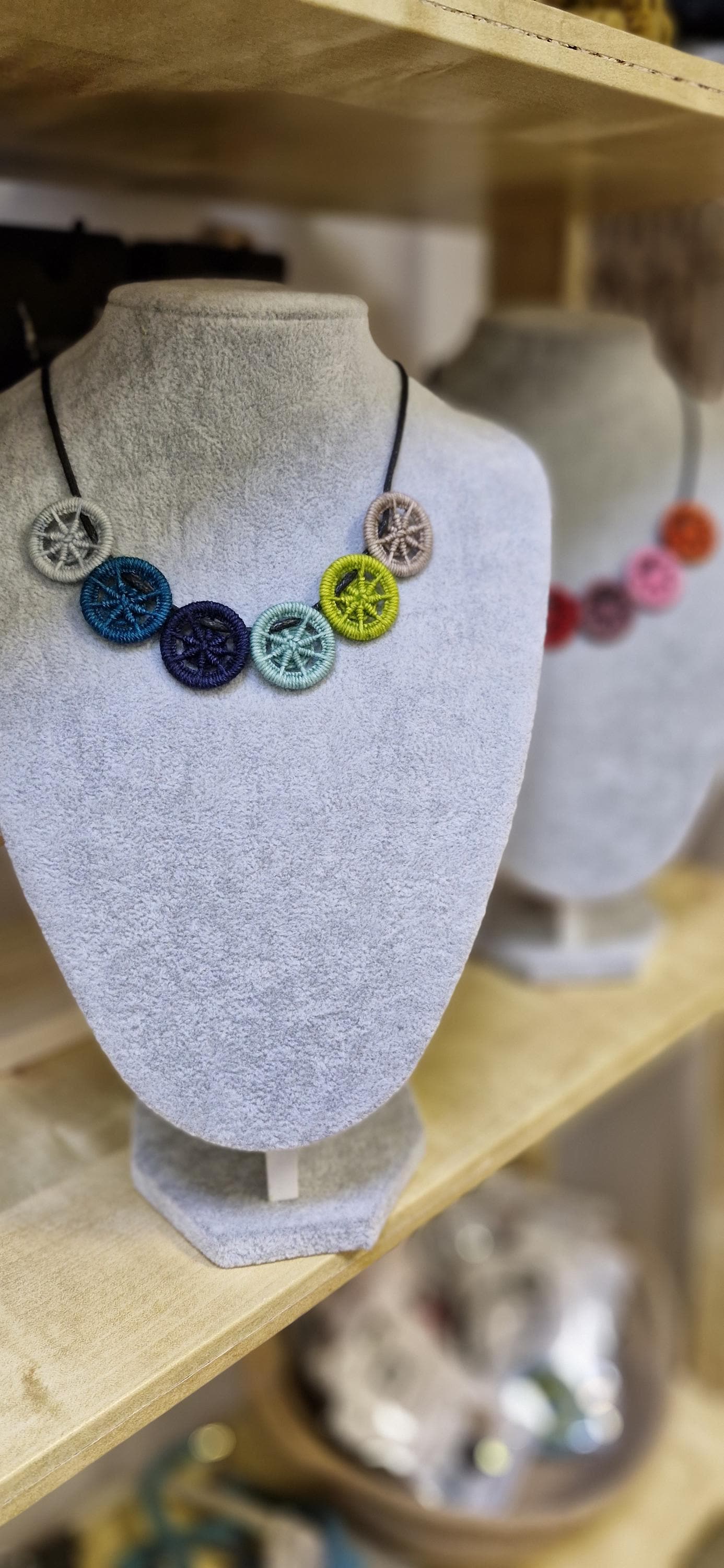 Halskette Mit Dorset Knopf von WeeYarnDesignsShop