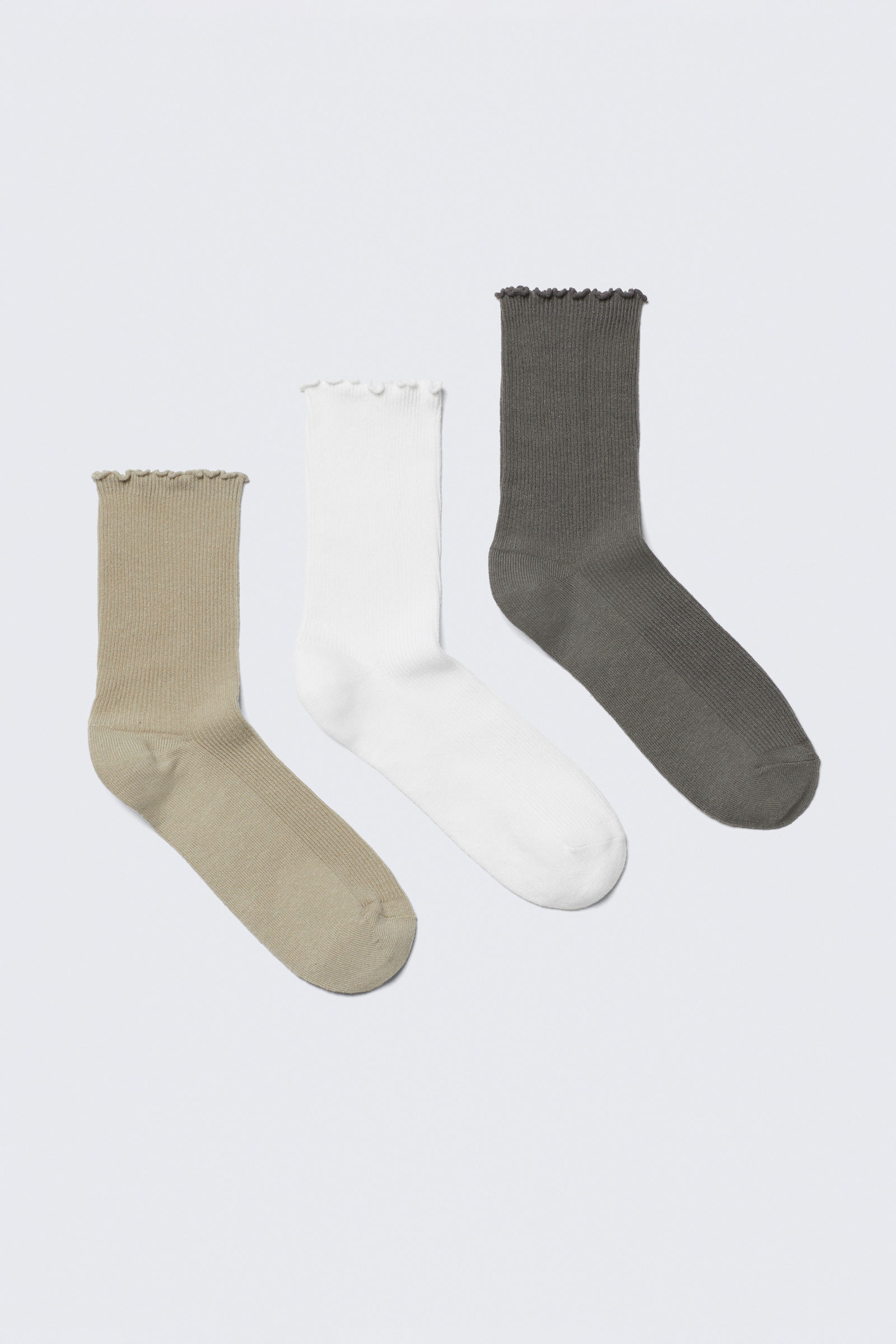 3-pack Frill Edge Socks von Weekday