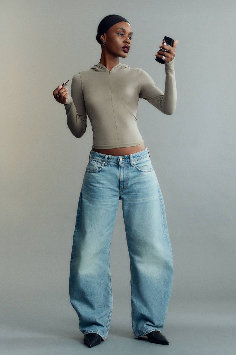 Abell Mid Rise Regular Cocoon Leg Jeans von Weekday