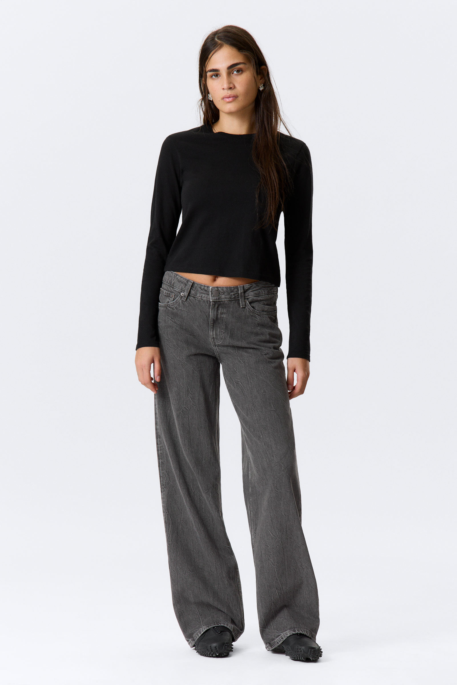 Ample Low Rise Loose Wide Leg Jeans von Weekday