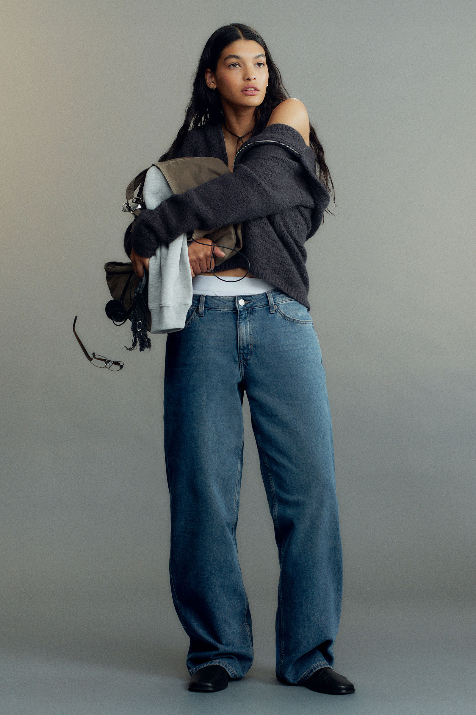 Ample Low Rise Loose Wide Leg Jeans von Weekday