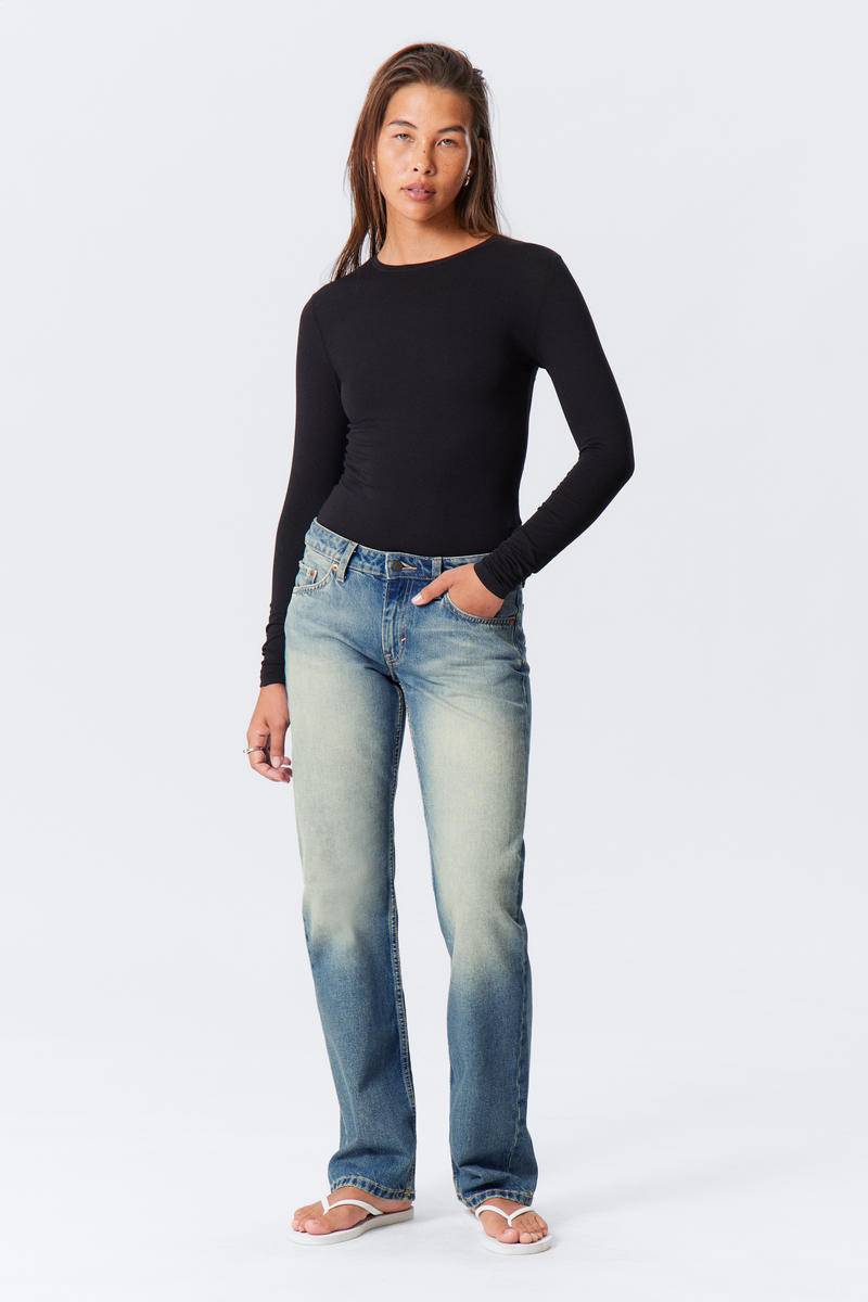 Arrow Low Rise Regular Straight Leg Jeans von Weekday